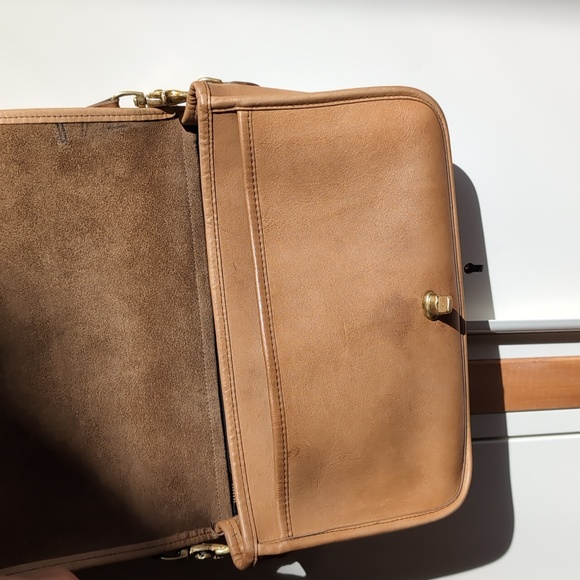 Vintage Coach Convertable Clutch, Taupe/Putty, NYC - Picture 4 of 15